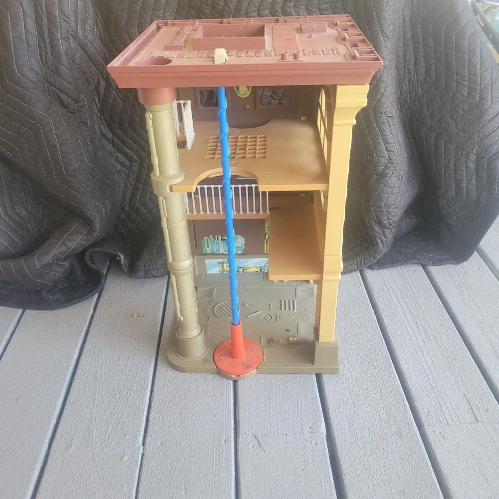 1987 Kenner The Real Ghostbusters Firehouse Headquarters Playset HQ Building